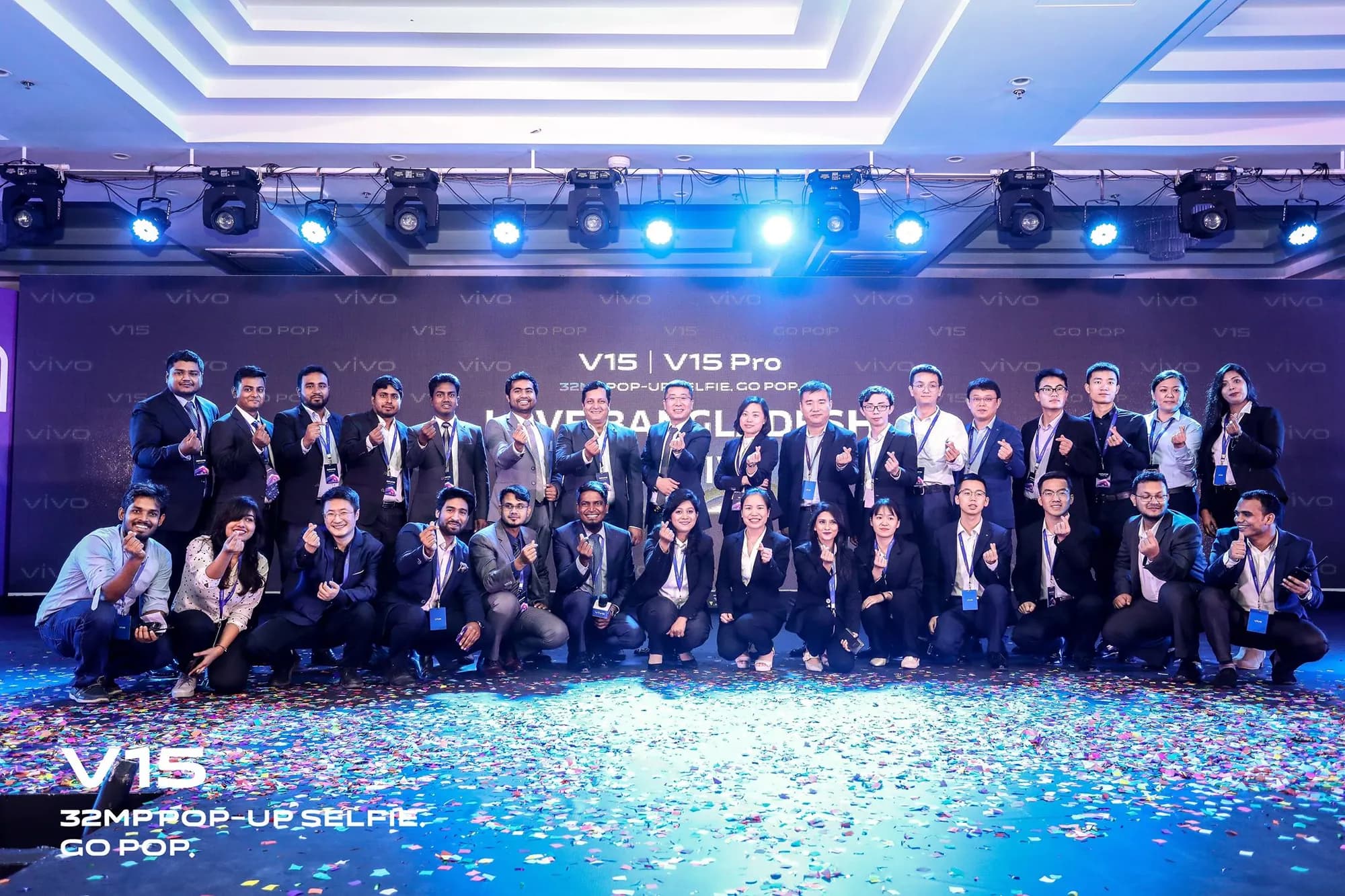 vivo team group photo on stage at the V15 launch